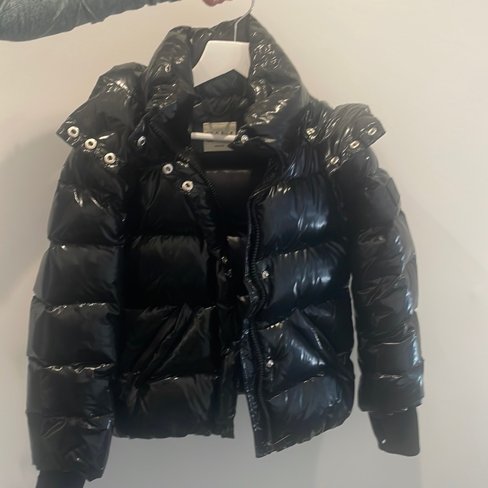 SAM. Girl’s hooded down jacket